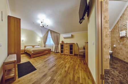 Пятий Океан, Півлюкс - 5-okean-hotel-junior-suite-1.jpg