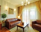 Royal apart