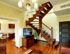 Royal apart
