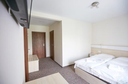 Богема, Люкс сімейний двокімнатний - family-two-room-suite-2.jpg
