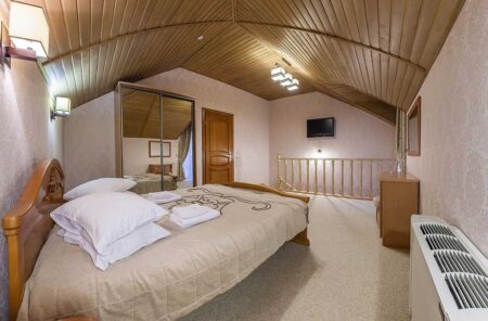 Золота Корона, Люкс - hotel-gold-crown-suite-2.jpg
