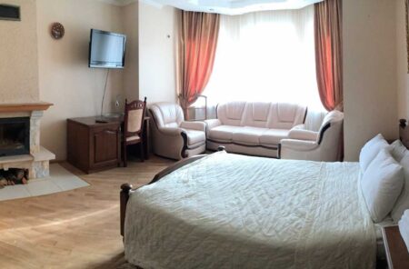 Red Stone, Напівлюкс з каміном - hotel-red-stone-junior-suite-with-fireplace-4-1.jpg