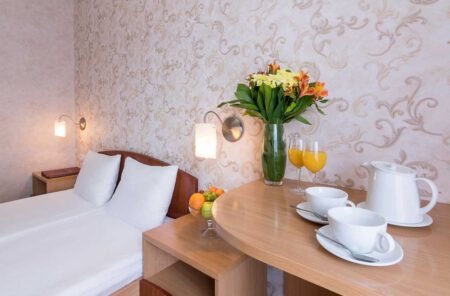 Маріот, Стандарт з двоспальним ліжком - mariot-medical-center-standard-double-room-2.jpg
