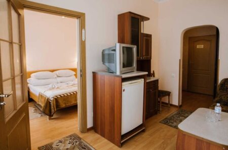 Алмаз, Покращений двомісний - sanatoriy-almaz-superior-double-room-4.jpg