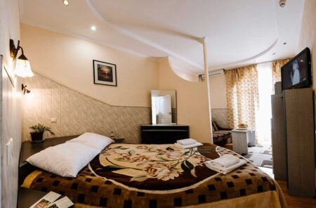 Арніка, Однокімнатний півлюкс - sanatoriy-arnika-one-room-junior-suite-6.jpg