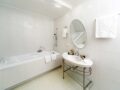 Queen suite apart