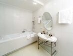 Queen suite apart