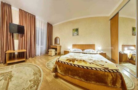 Карпати, Півлюкс - sanatoriy-karpaty-junior-suite-3.jpg
