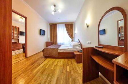 Карпати, Люкс - sanatoriy-karpaty-suite-5.jpg