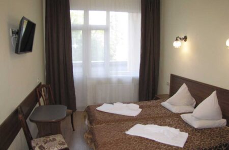 Військовий, Півлюкс - sanatoriy-viyskovyy-junior-suite-4.jpg