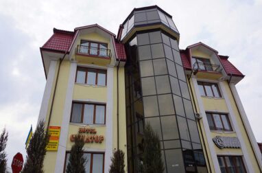 Готель Сенатор, Трускавець