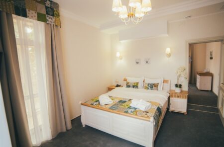 Курортно-готельний комплекс «Свитязь», Півлюкс - svityaz-rezort-hotel-junior-suite-1.jpg