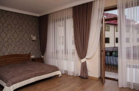 Жайворонок, Стандарт E покращений з балконом - zakarpattya-zhayvoronok-standart-e5-05.jpg
