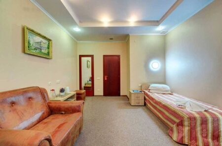Мармуровий Палац, Одномісний стандарт - morshyn-marmurovyy-palats-single-room-04.jpg