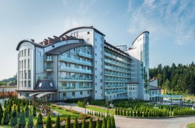 Курортний комплекс Три сини та донька 5*, Східниця