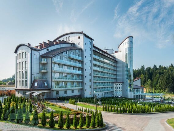 Курортний комплекс Три сини та донька 5*, Східниця